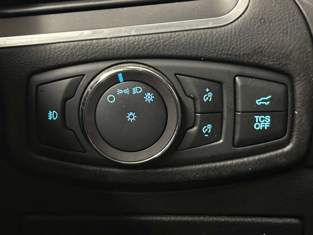 Used 2019 Ford Edge Titanium w/ Equipment Group 301A AWD/4WD image 26
