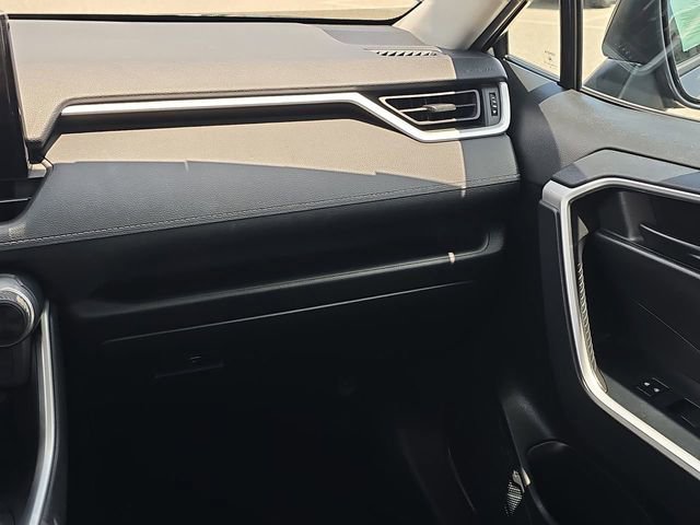 Certified 2022 Toyota RAV4 LE FWD image 17