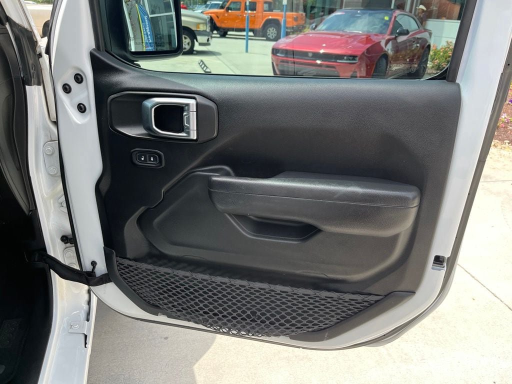 Used 2023 Jeep Wrangler Unlimited Sport AWD/4WD image 29