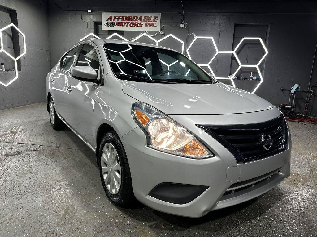 Used 2016 Nissan Versa SV FWD image 6