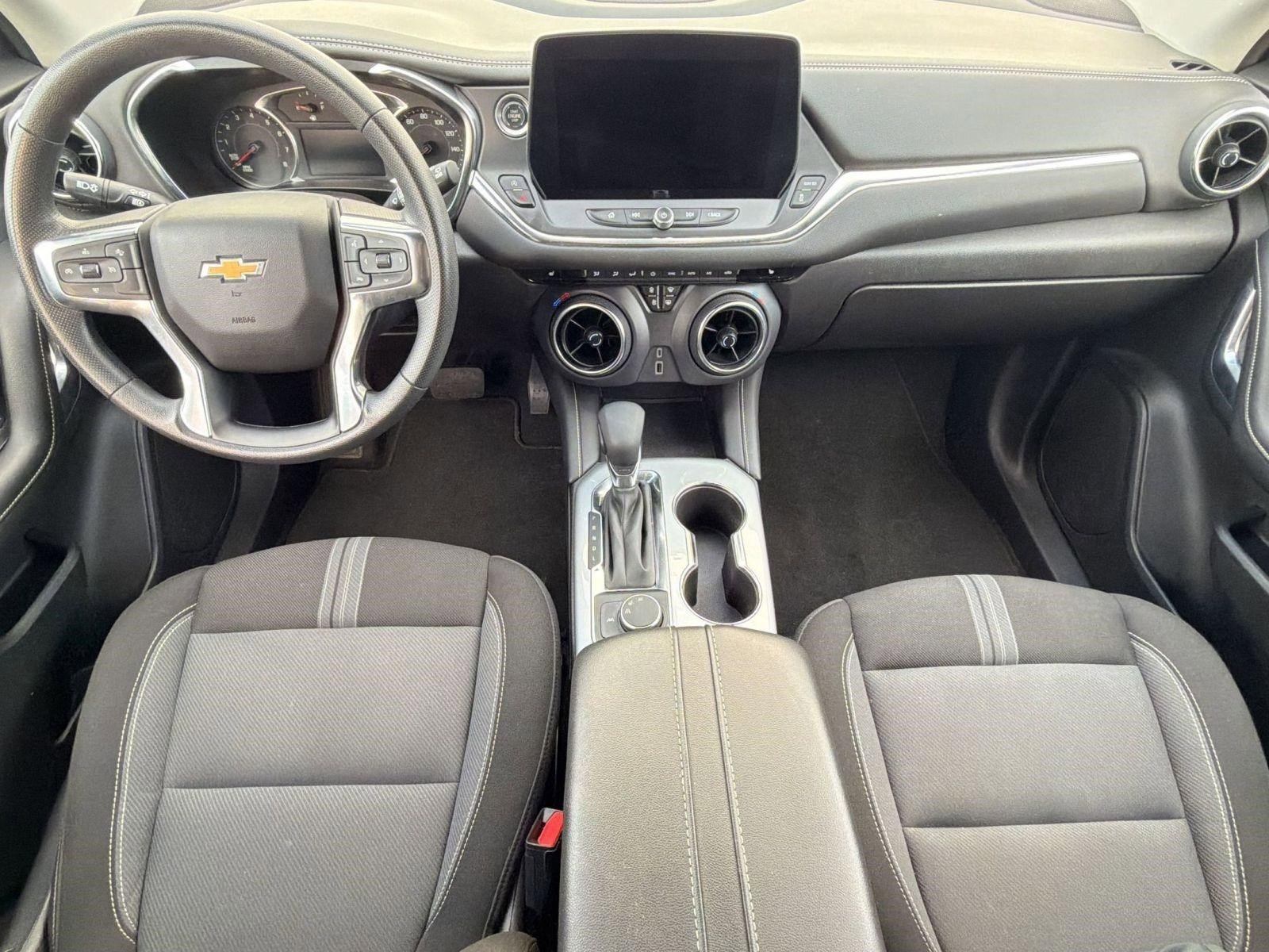 Used 2025 Chevrolet Blazer LT FWD image 15