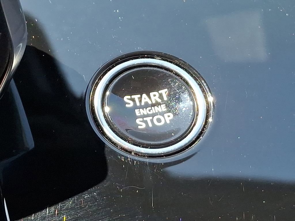 Used 2025 Land Rover Range Rover Sport Dynamic SE image 25