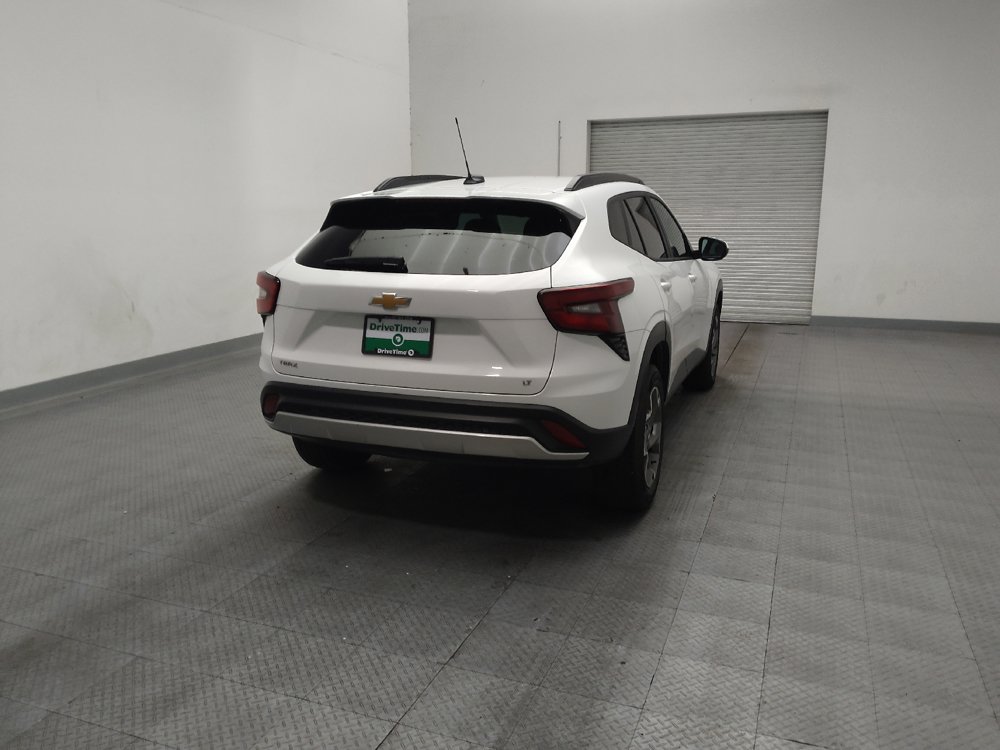 Used 2025 Chevrolet Trax LT w/ LT Convenience Package FWD image 7