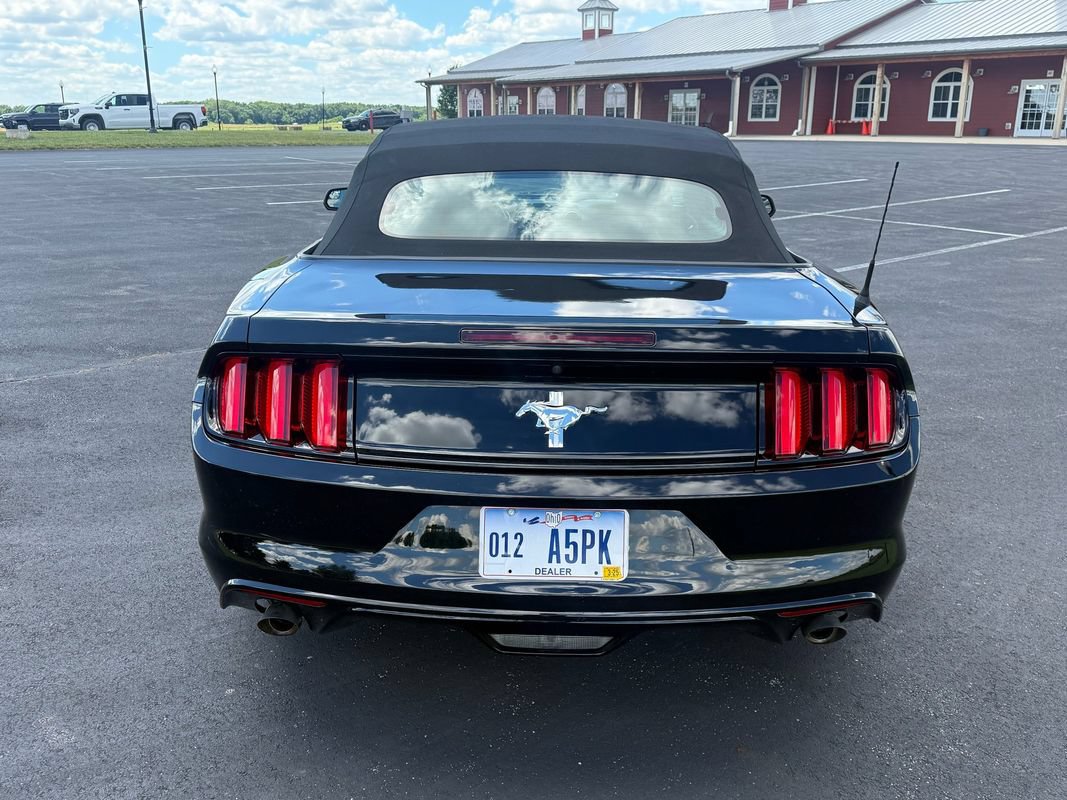 Used 2015 Ford Mustang Convertible RWD image 7