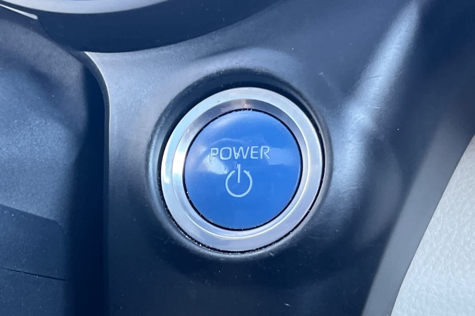 Certified 2022 Toyota Sienna XLE FWD image 25