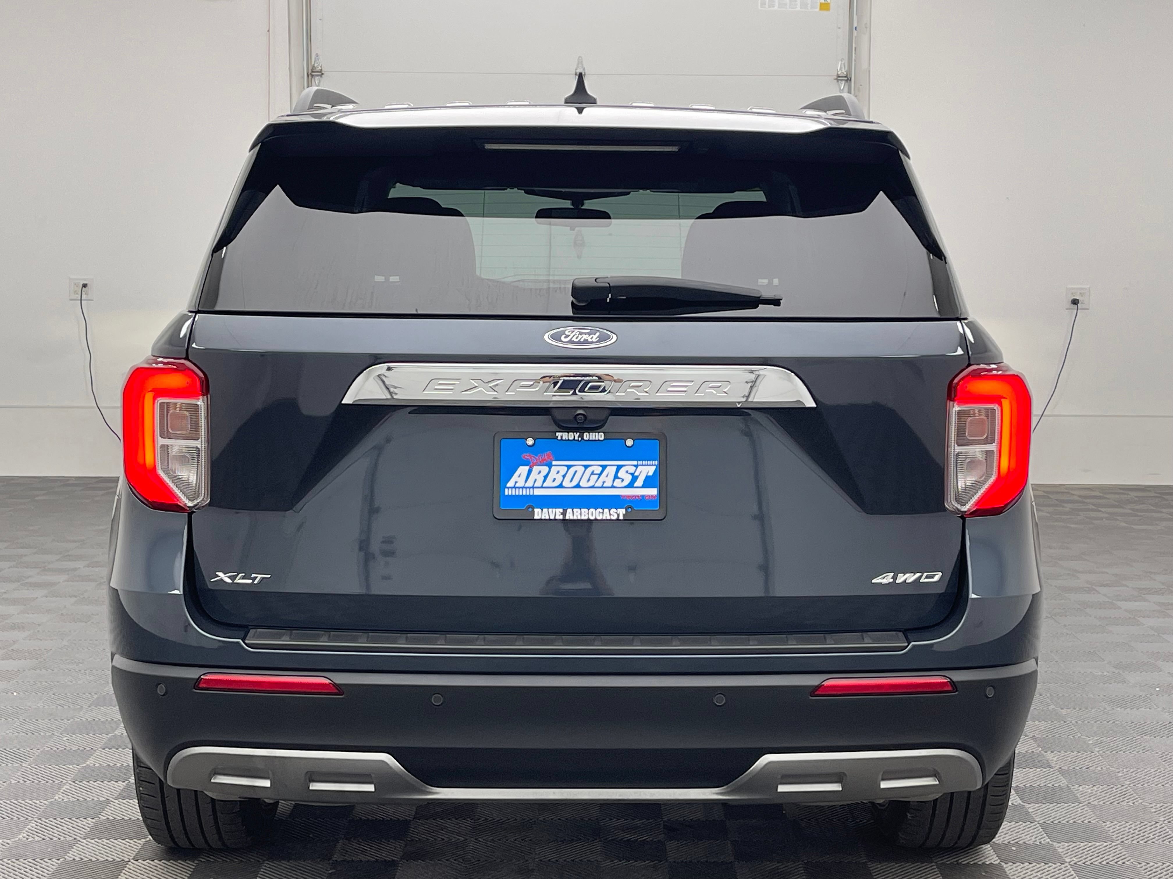 Used 2023 Ford Explorer XLT w/ Equipment Group 202A AWD/4WD image 8