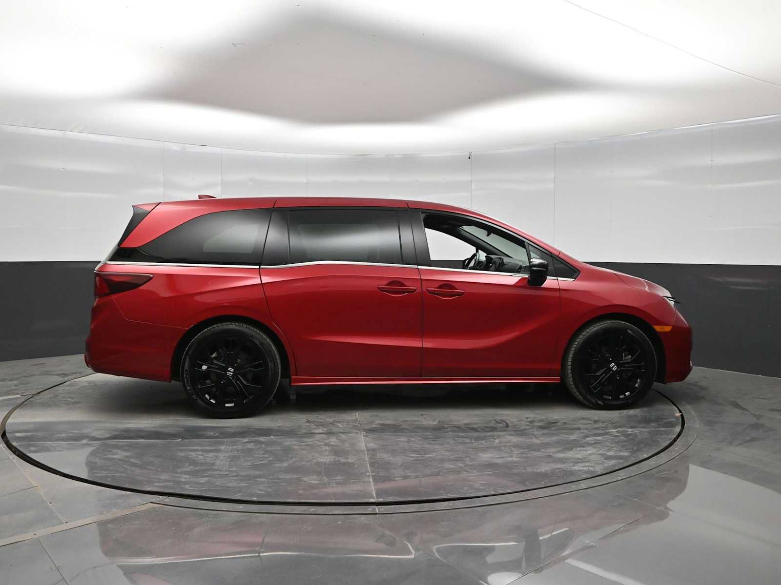 Used 2025 Honda Odyssey Sport-L image 9