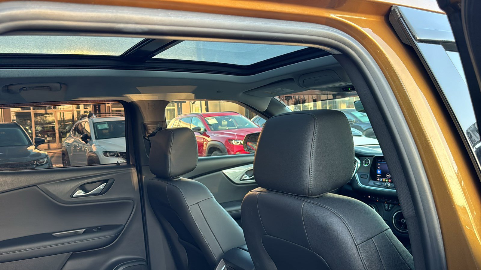 Used 2019 Chevrolet Blazer LT w/ Sun and Wheels Package FWD image 21