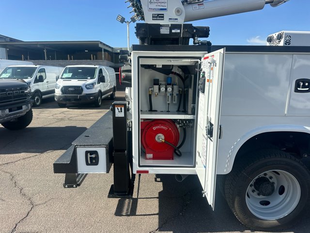 New 2024 Ford F550 4x4 Crew Cab Super Duty image 10