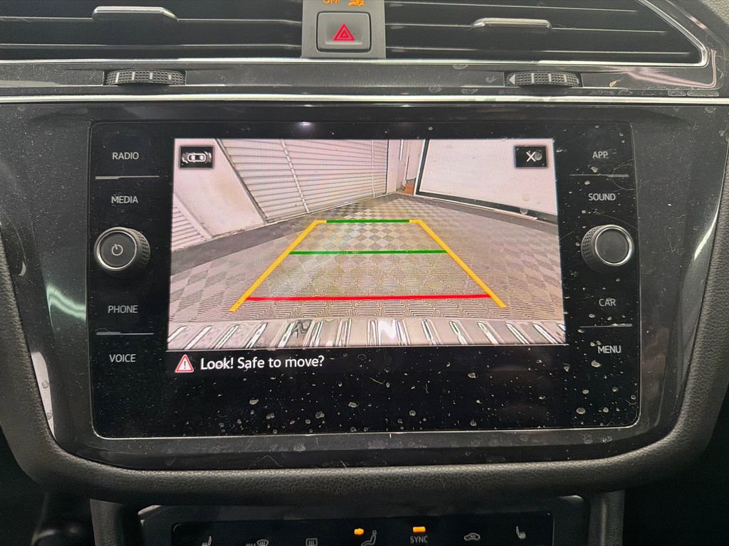 Used 2023 Volkswagen Tiguan SE R-Line image 29