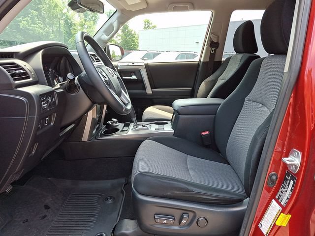 Used 2020 Toyota 4Runner SR5 AWD/4WD image 14