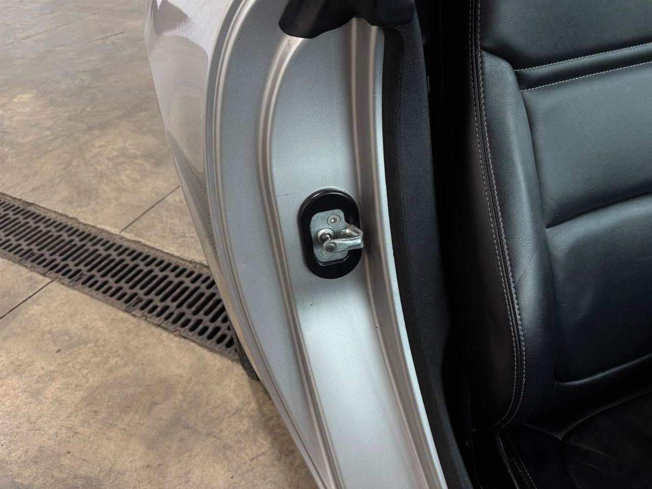 Used 2007 Pontiac Solstice Convertible w/ Premium Package RWD image 13