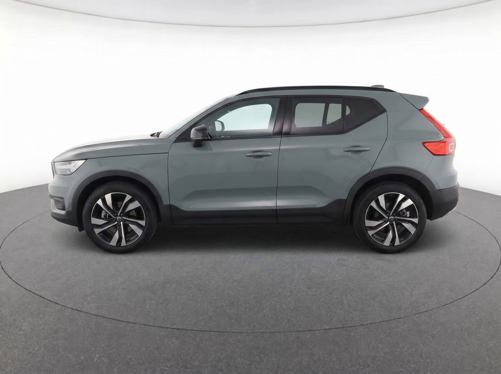 Certified 2023 Volvo XC40 B5 Plus w/ Protection Package Premier AWD/4WD image 9