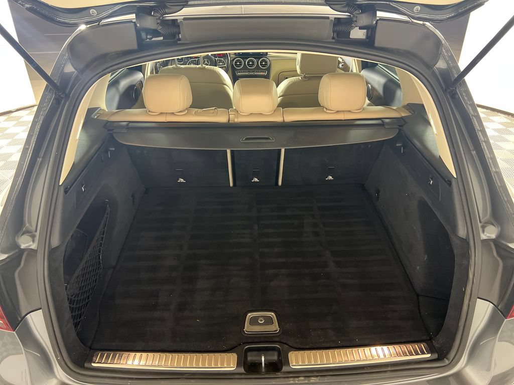 Used 2021 Mercedes-Benz GLC 300 image 9