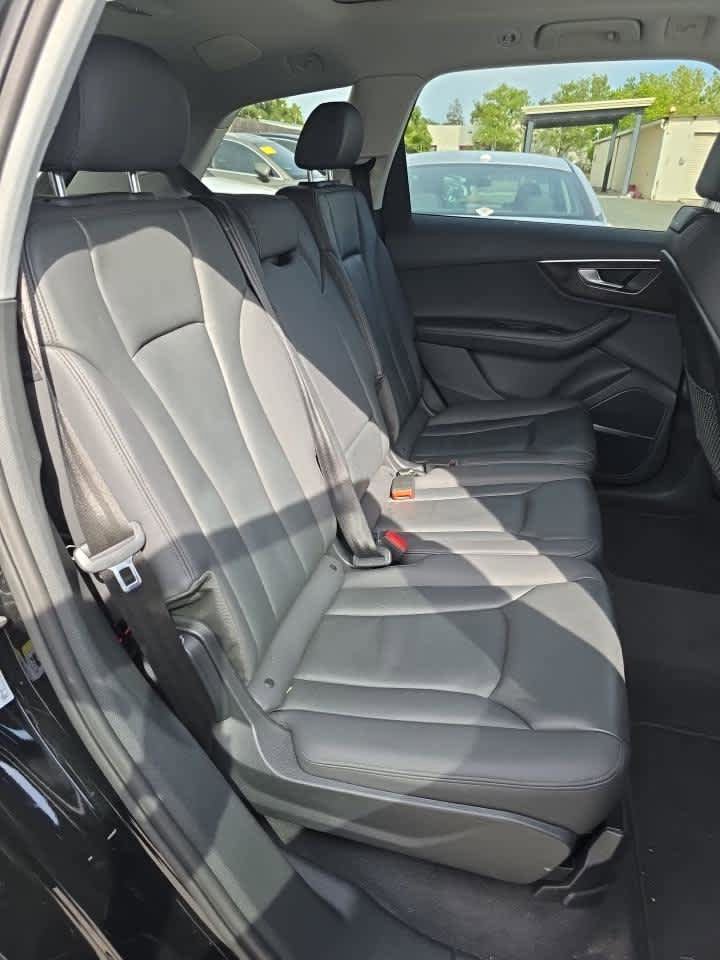Used 2023 Audi Q7 3.0T Premium Plus w/ Premium Plus Package AWD/4WD image 12