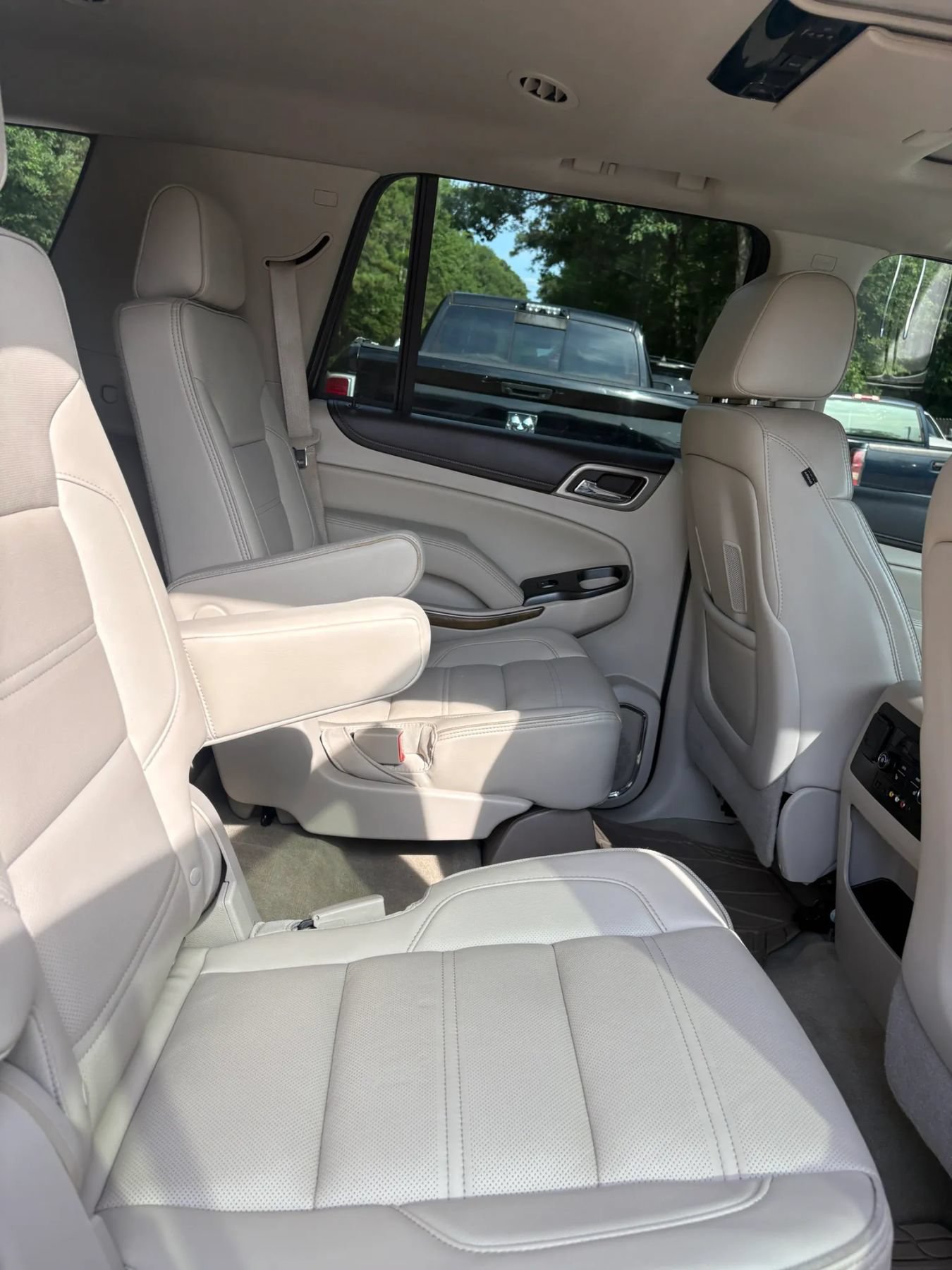 Used 2016 GMC Yukon Denali w/ Open Road Package AWD/4WD image 36