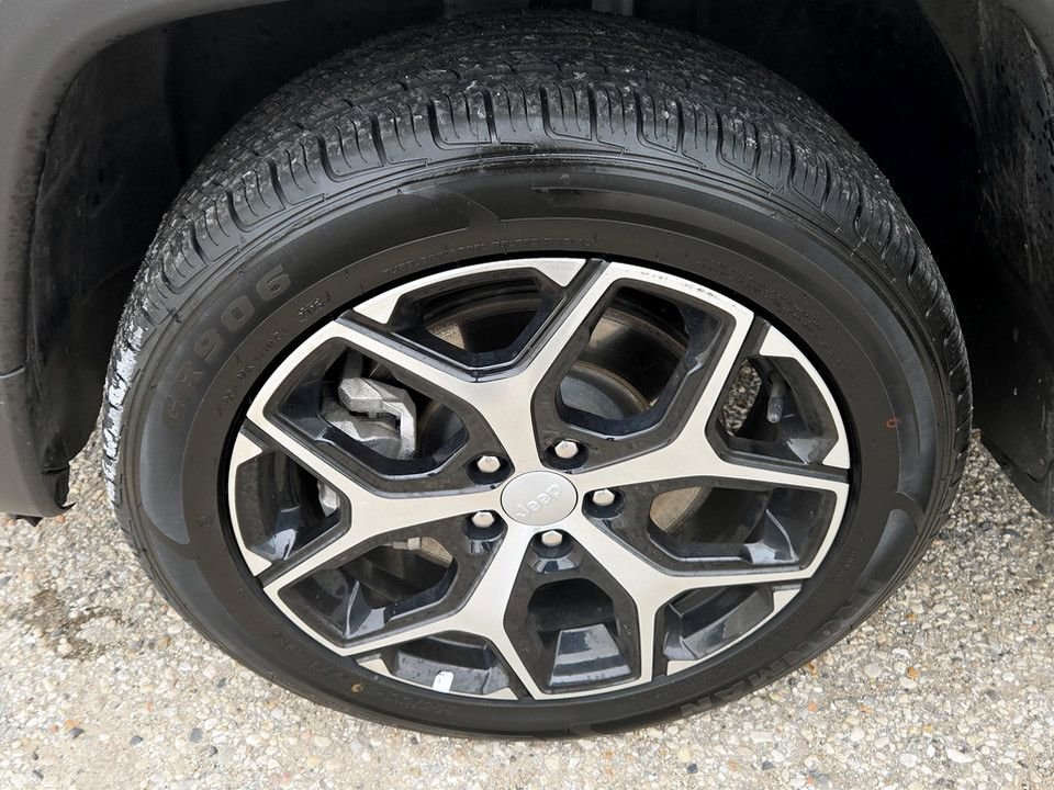 Used 2024 Jeep Compass Limited image 36