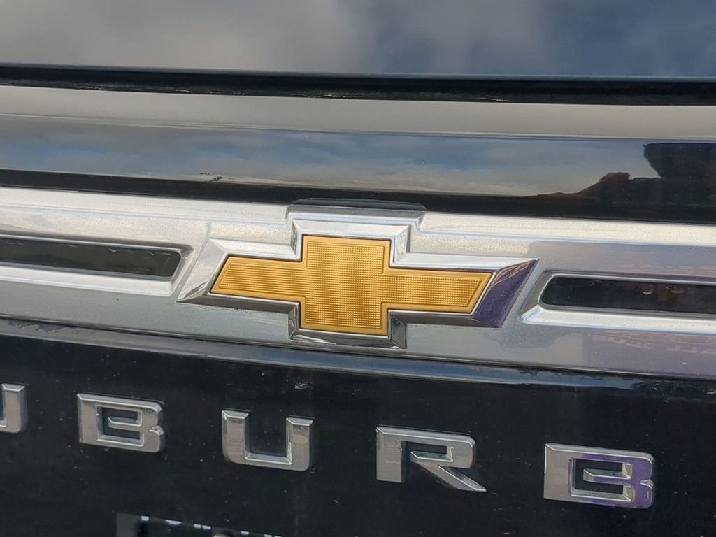 Used 2023 Chevrolet Suburban High Country AWD/4WD image 25