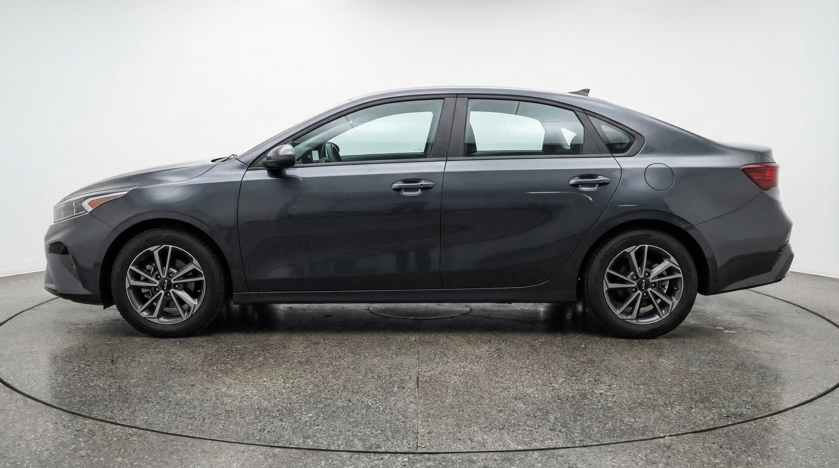 Used 2024 Kia Forte LXS image 5