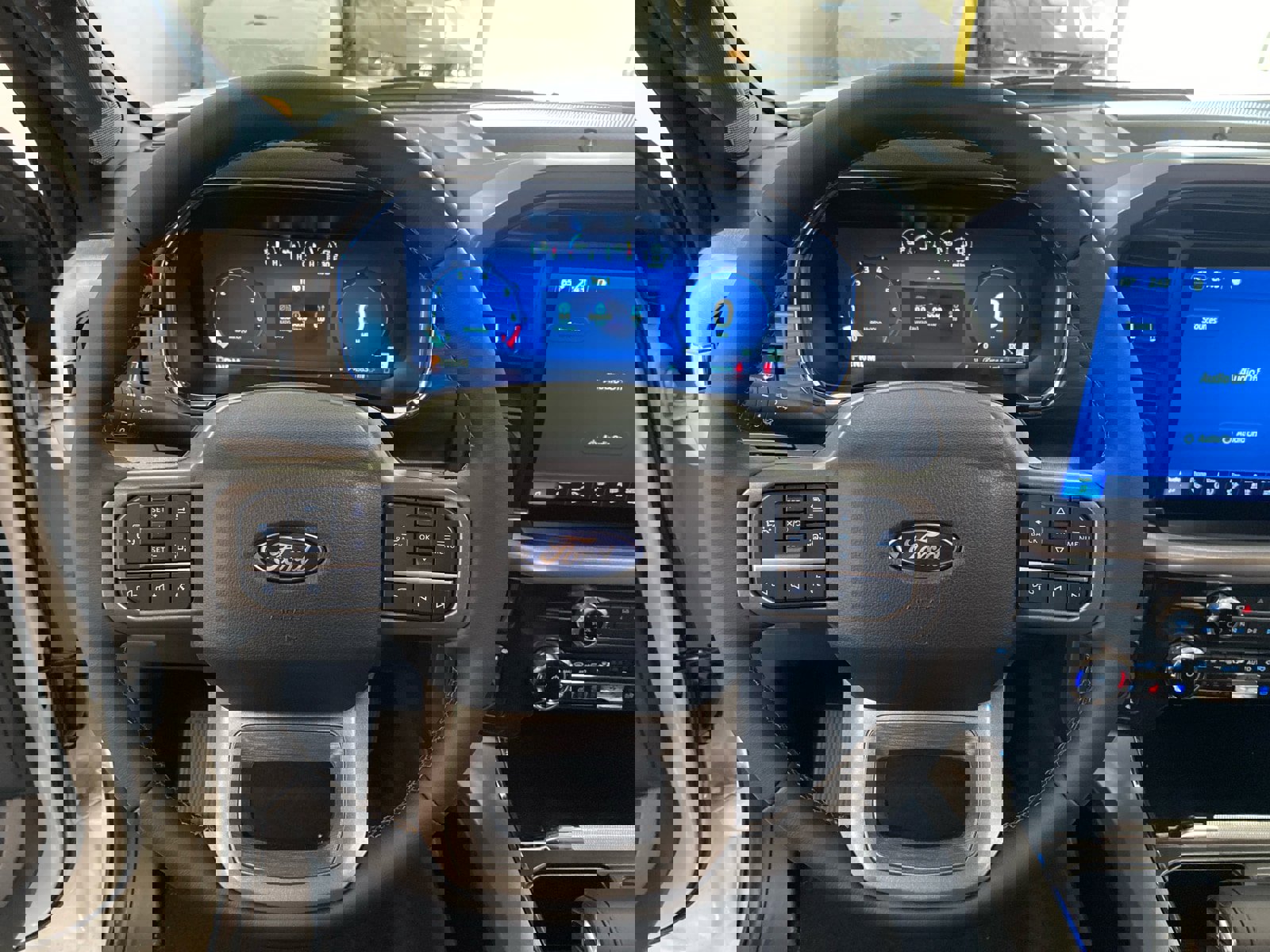 New 2026 Ford F150 Lariat w/ Equipment Group 502A High image 19