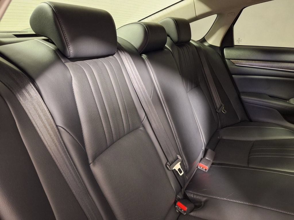 Used 2022 Honda Accord Touring image 30
