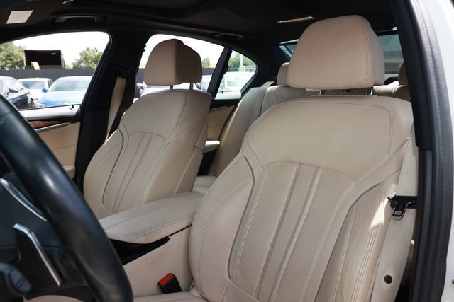Used 2019 BMW 540i w/ M Sport Package RWD image 9