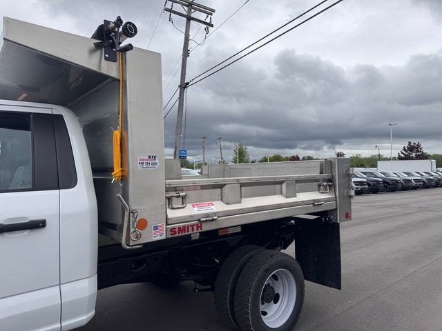 New 2025 Ford F550 4x4 Regular Cab Super Duty image 8