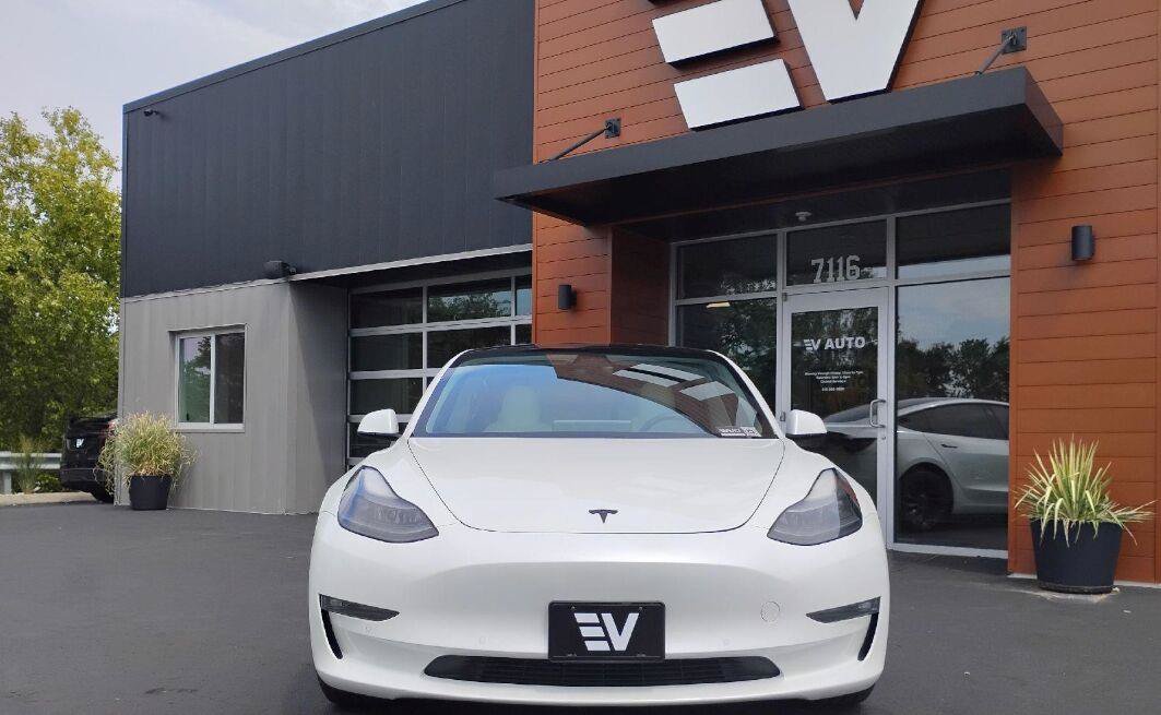 Used 2021 Tesla Model 3 Performance AWD/4WD image 3