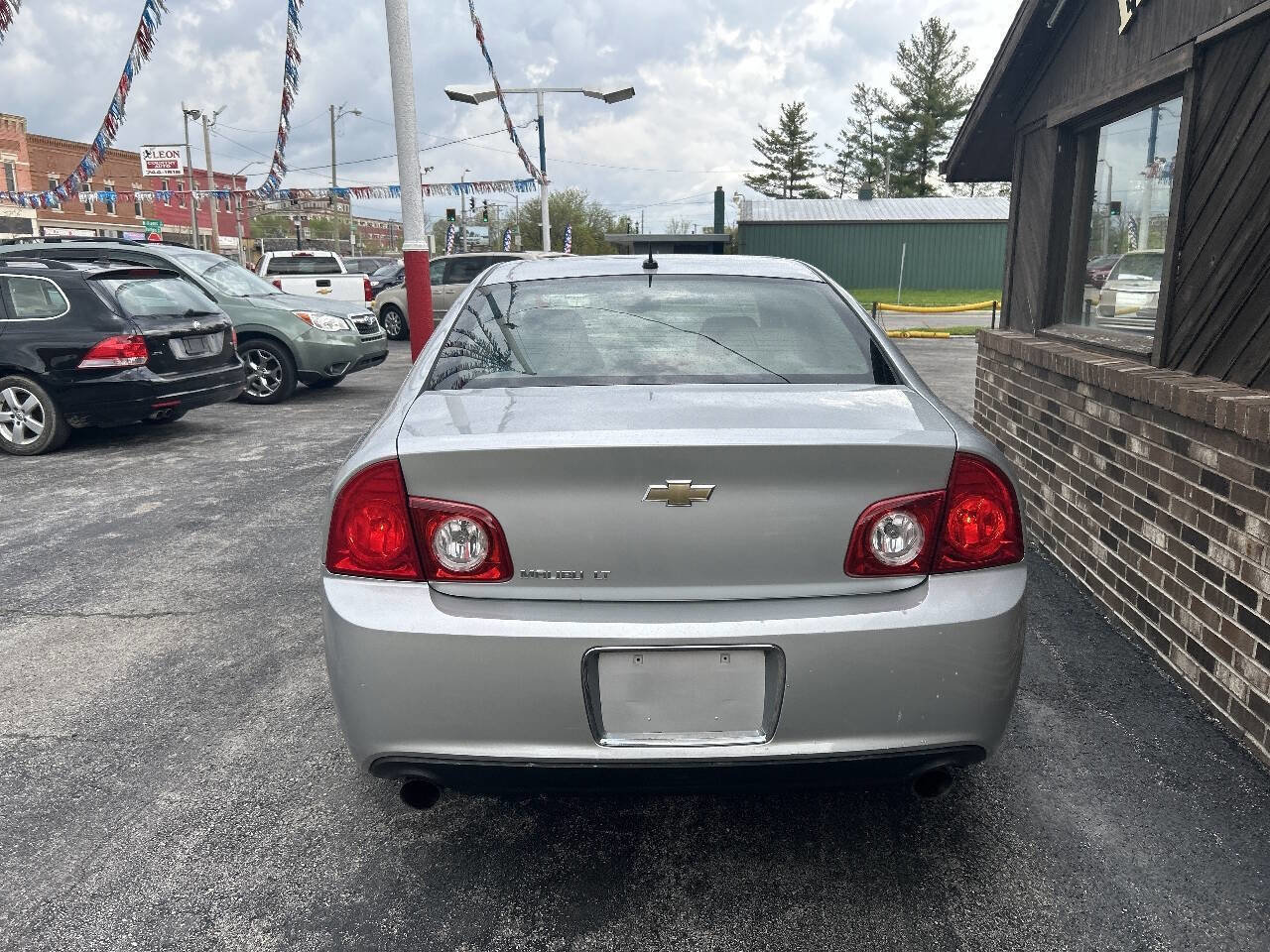 Used 2009 Chevrolet Malibu LT w/ HFV6 Engine Package FWD image 3