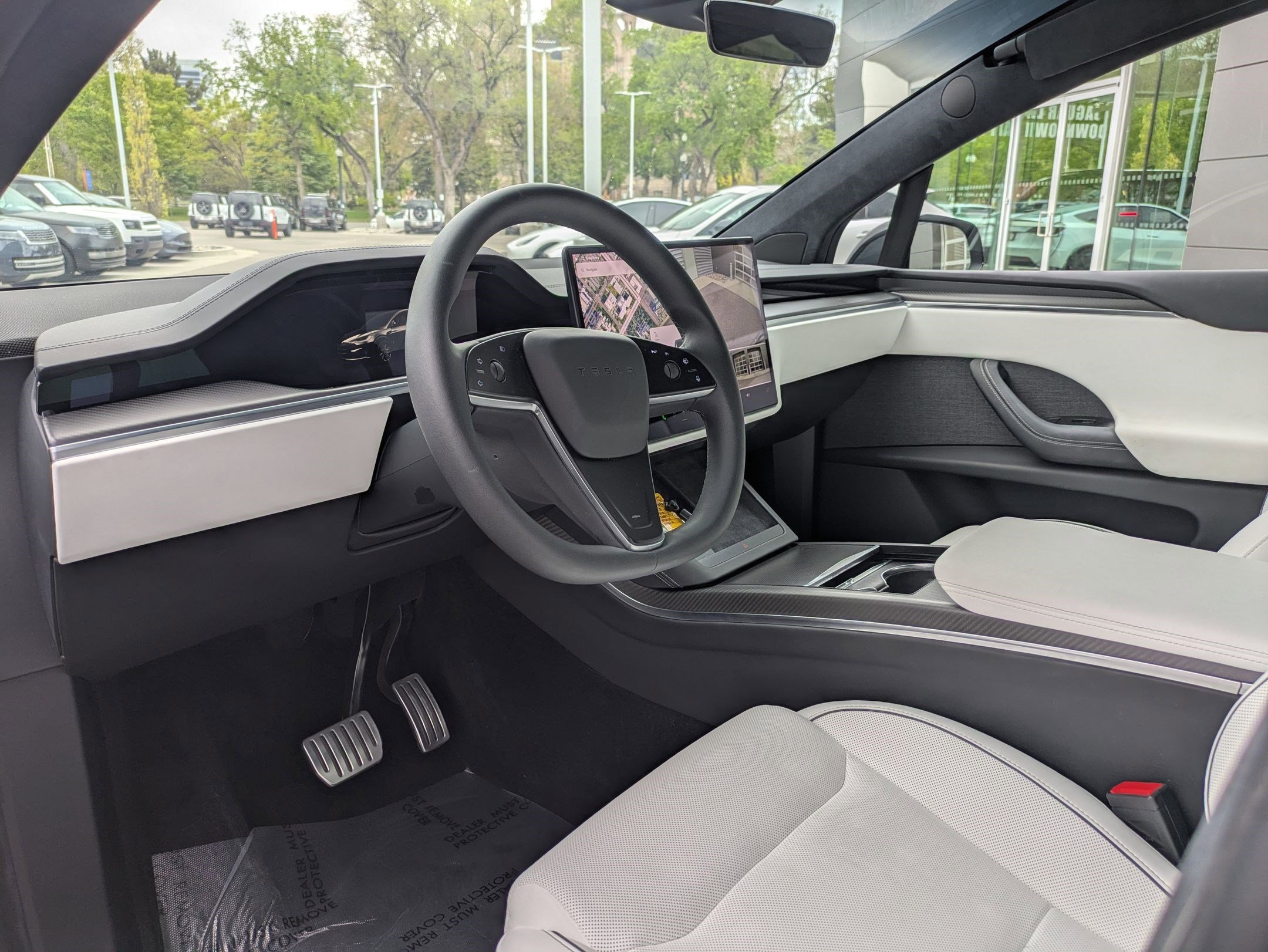 Used 2023 Tesla Model X Plaid image 14