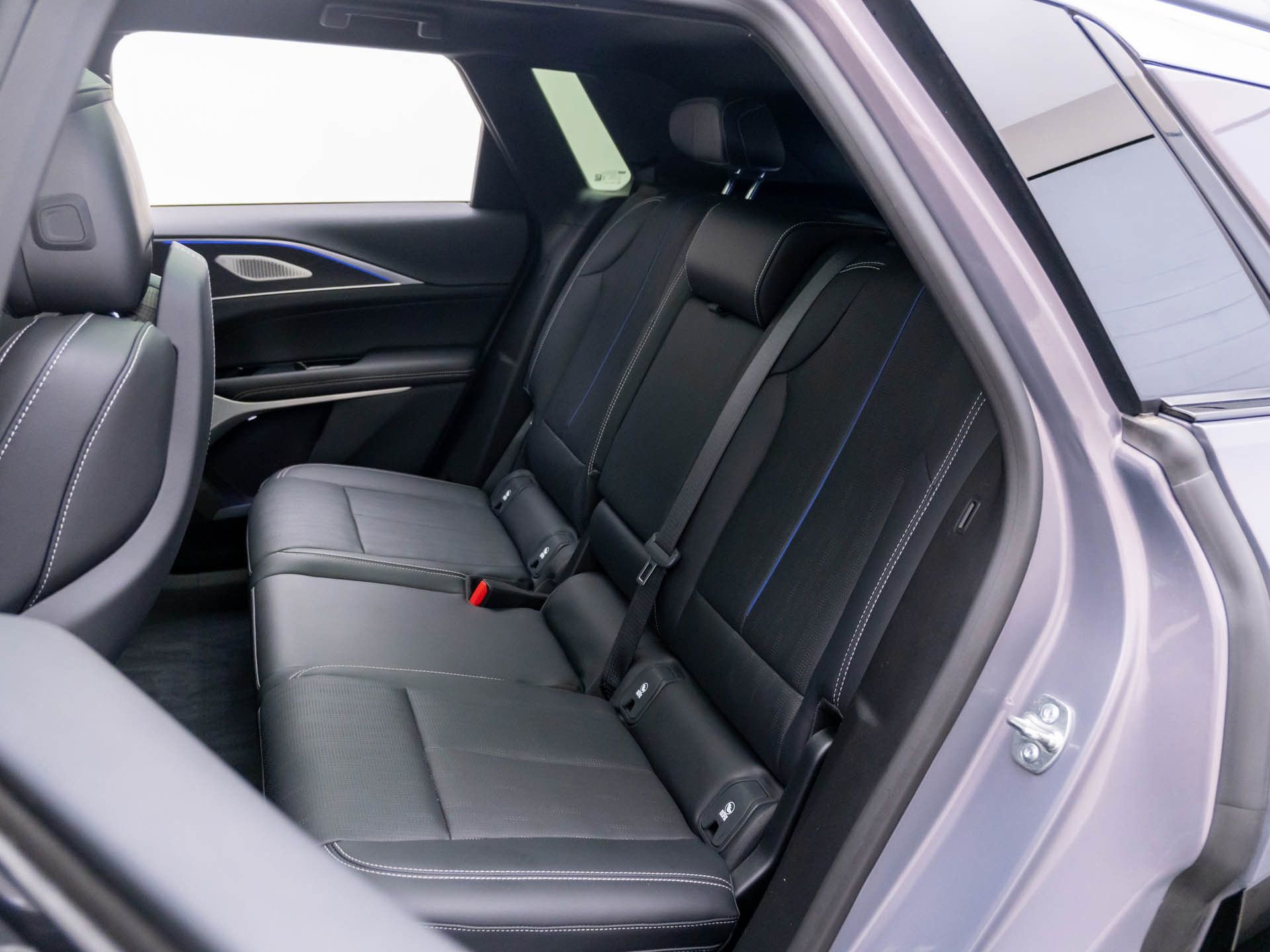 Certified 2025 Cadillac Lyriq Luxury w/ LPO, Floor Liner Package image 20