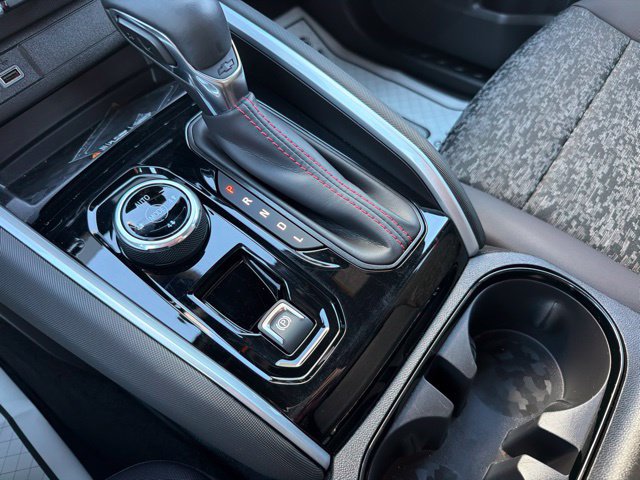Used 2025 Chevrolet Colorado Z71 AWD/4WD image 13
