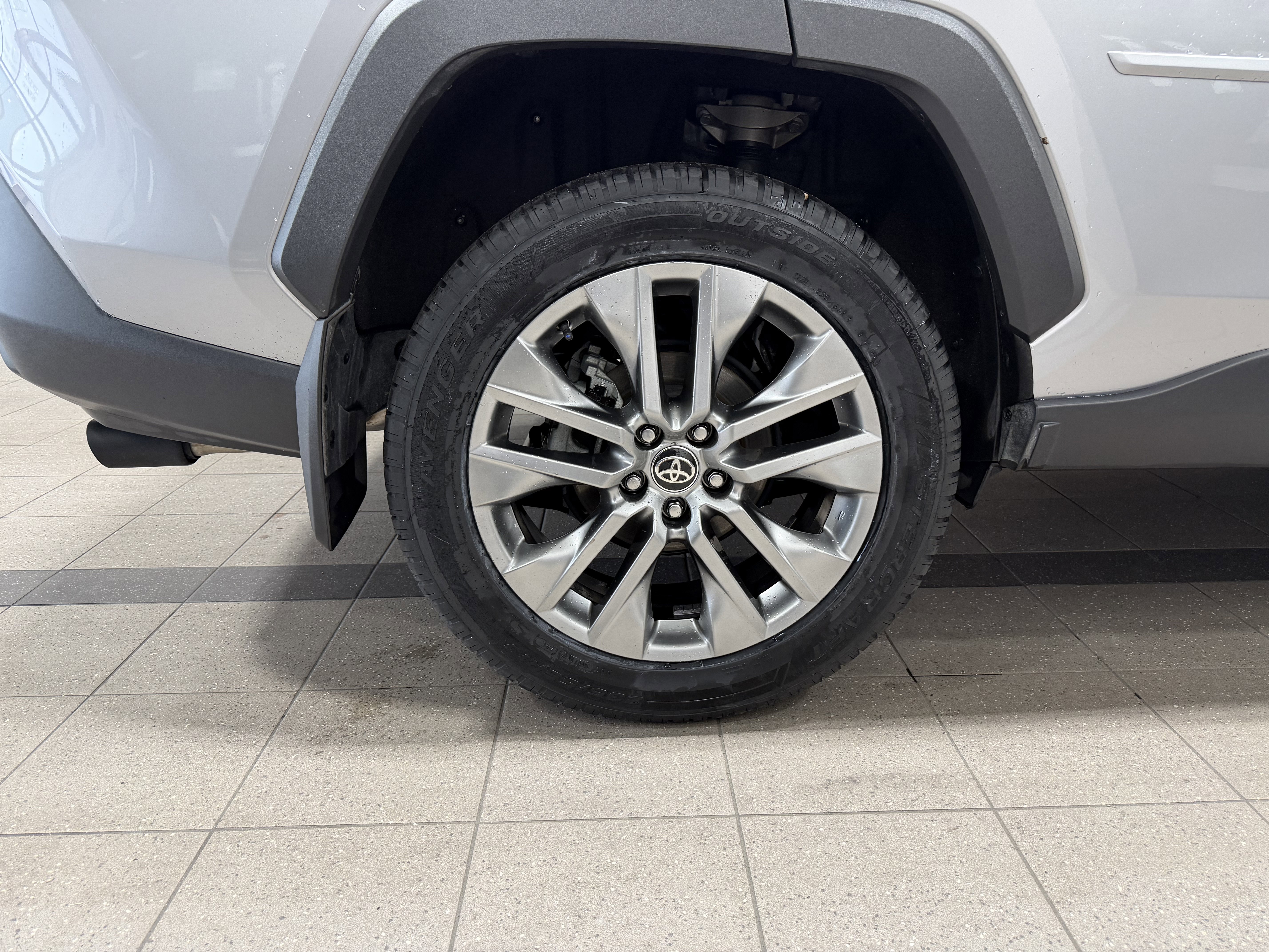 Used 2025 Toyota RAV4 XLE Premium image 10