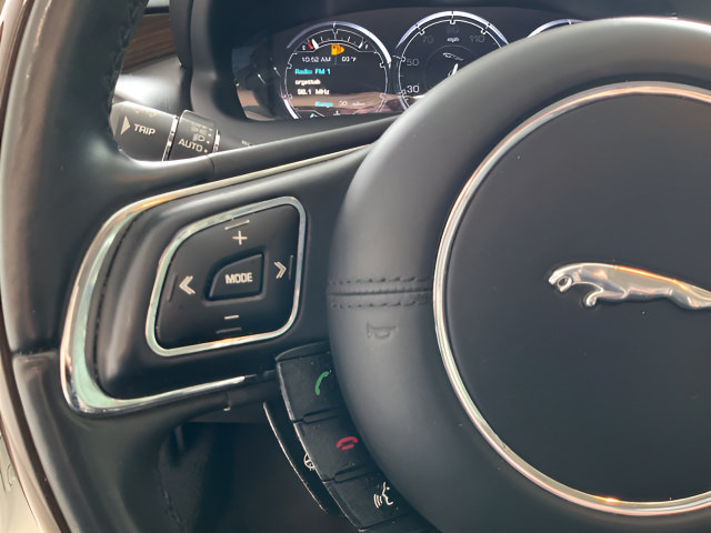 Used 2012 Jaguar XJ Supercharged RWD image 15