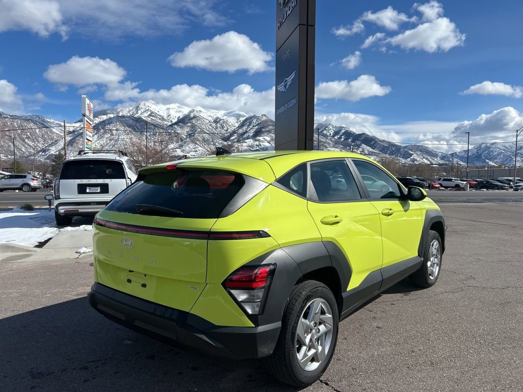 Used 2024 Hyundai Kona SE image 5