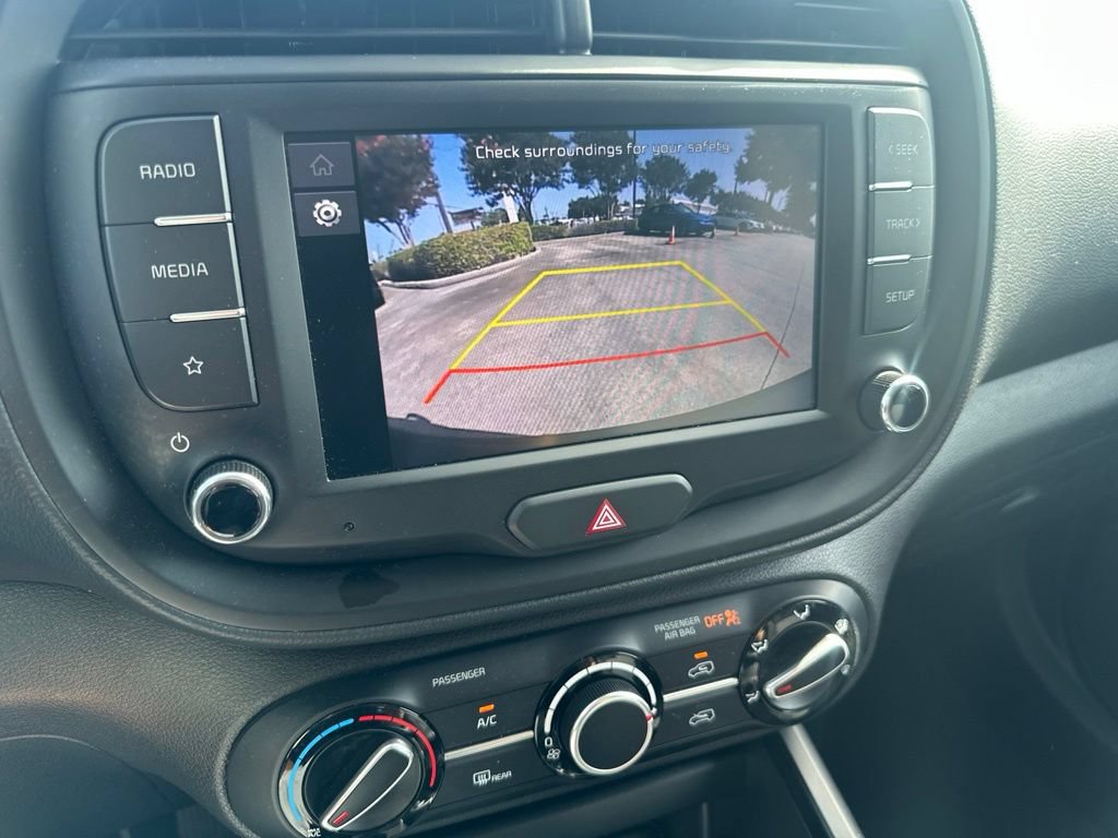 Used 2025 Kia Soul LX w/ LX Technology Package FWD image 17