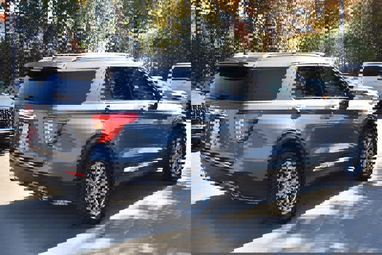 Used 2021 Ford Explorer Limited w/ Equipment Group 301A image 7