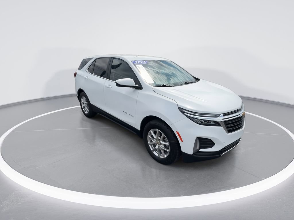 Used 2024 Chevrolet Equinox LT w/ Driver Convenience Package AWD/4WD image 2