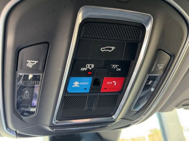 Used 2022 Jeep Grand Cherokee Limited AWD/4WD image 22
