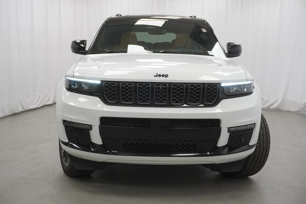 Used 2024 Jeep Grand Cherokee L Summit AWD/4WD image 15