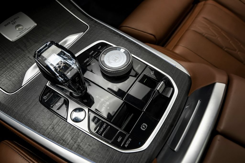 Used 2025 BMW ALPINA XB7 AWD/4WD image 32