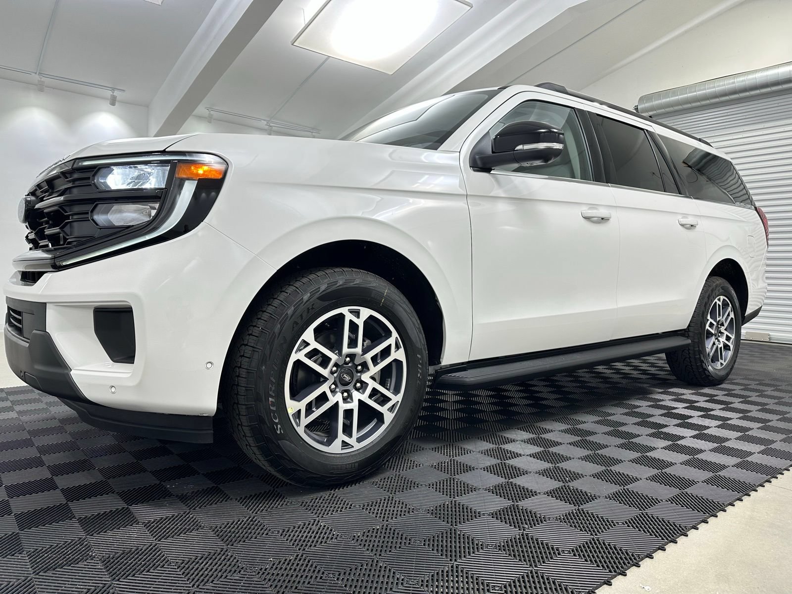 New 2025 Ford Expedition Max Active AWD/4WD image 3
