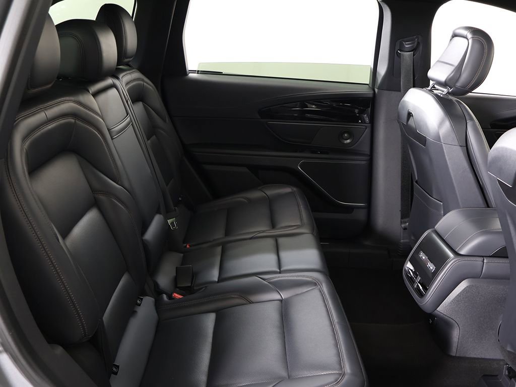 Used 2024 Lincoln Nautilus Premier w/ Equipment Group 102A AWD/4WD image 39