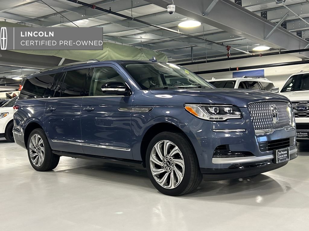 Used 2023 Lincoln Navigator L Reserve AWD/4WD image 1