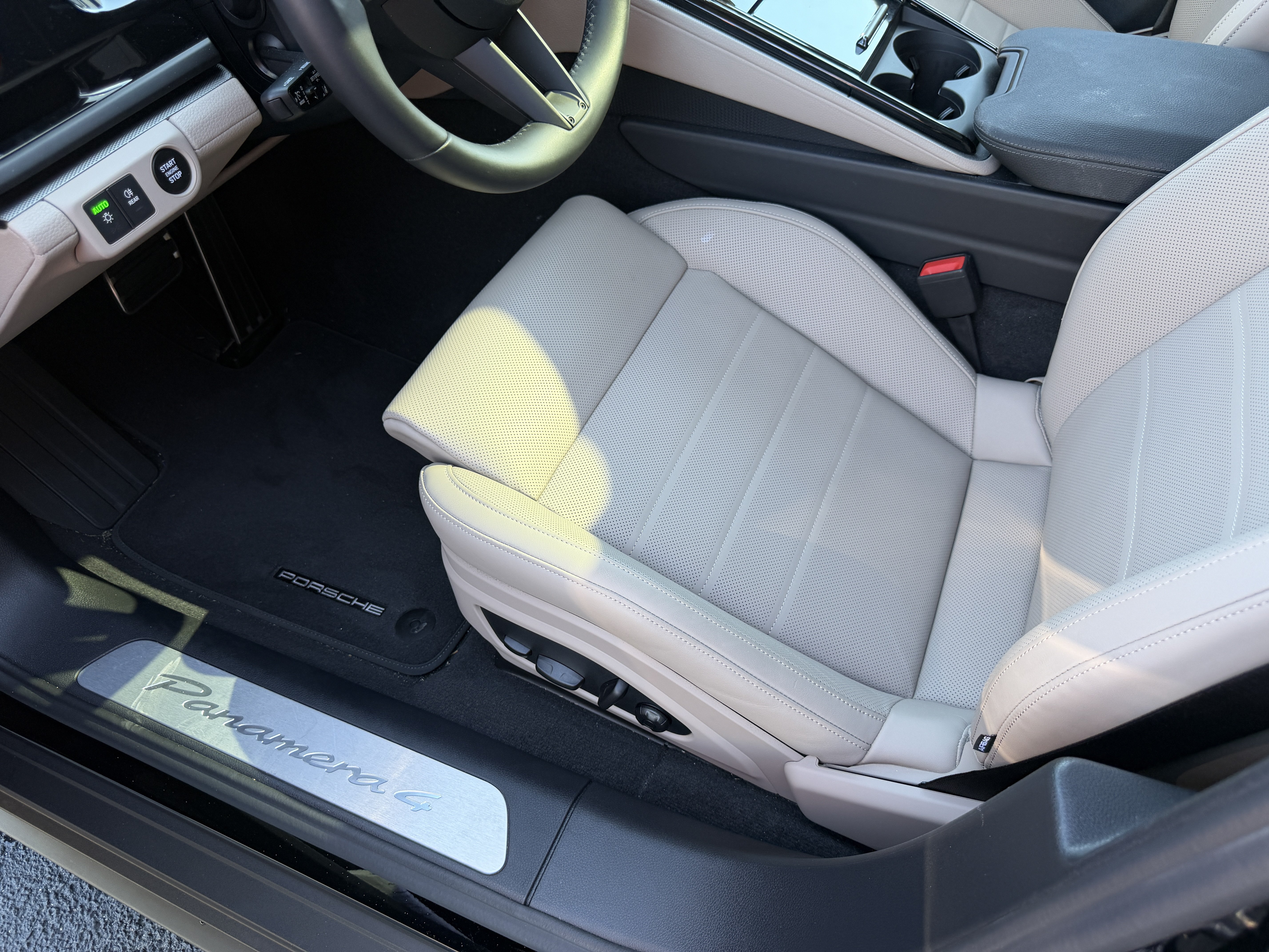 Certified 2026 Porsche Panamera 4 E-Hybrid AWD/4WD image 18