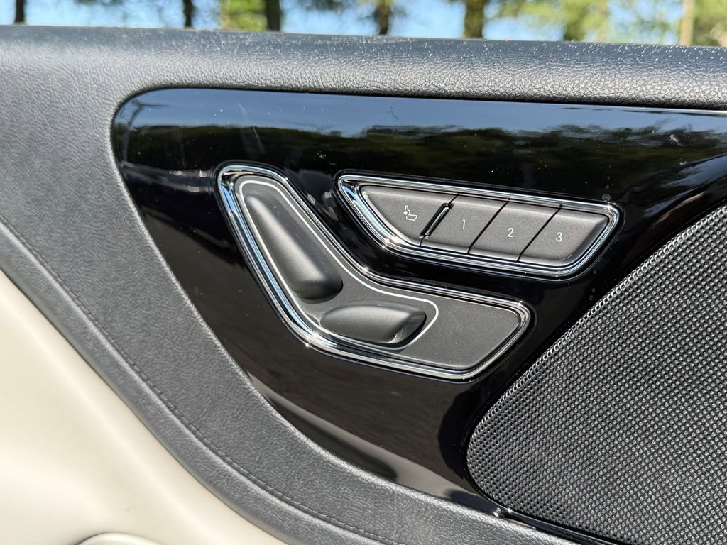 New 2026 Lincoln Aviator AWD w/ Jet Appearance Package image 22