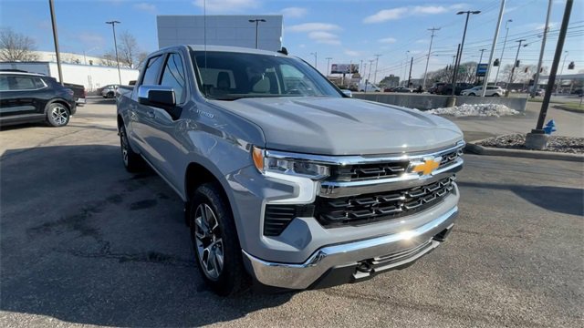 Used 2024 Chevrolet Silverado 1500 LT image 4