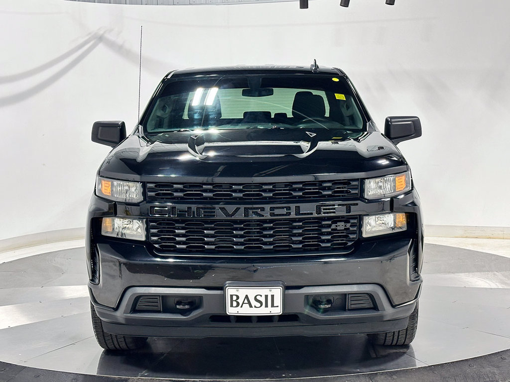 Used 2020 Chevrolet Silverado 1500 Custom w/ Custom Value Package AWD/4WD image 9