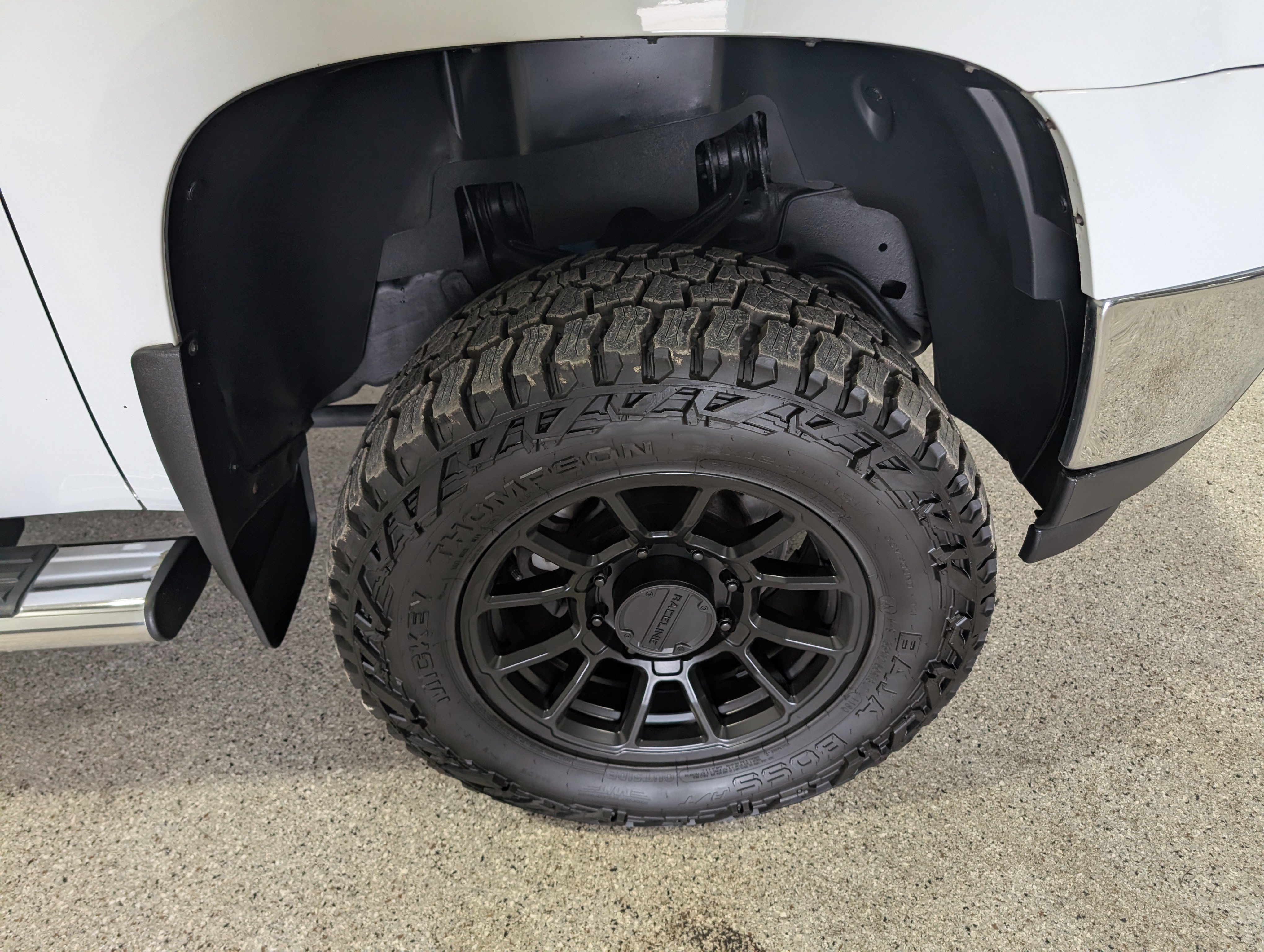 Used 2014 GMC Sierra 2500 SLE w/ SLE Preferred Package AWD/4WD image 15