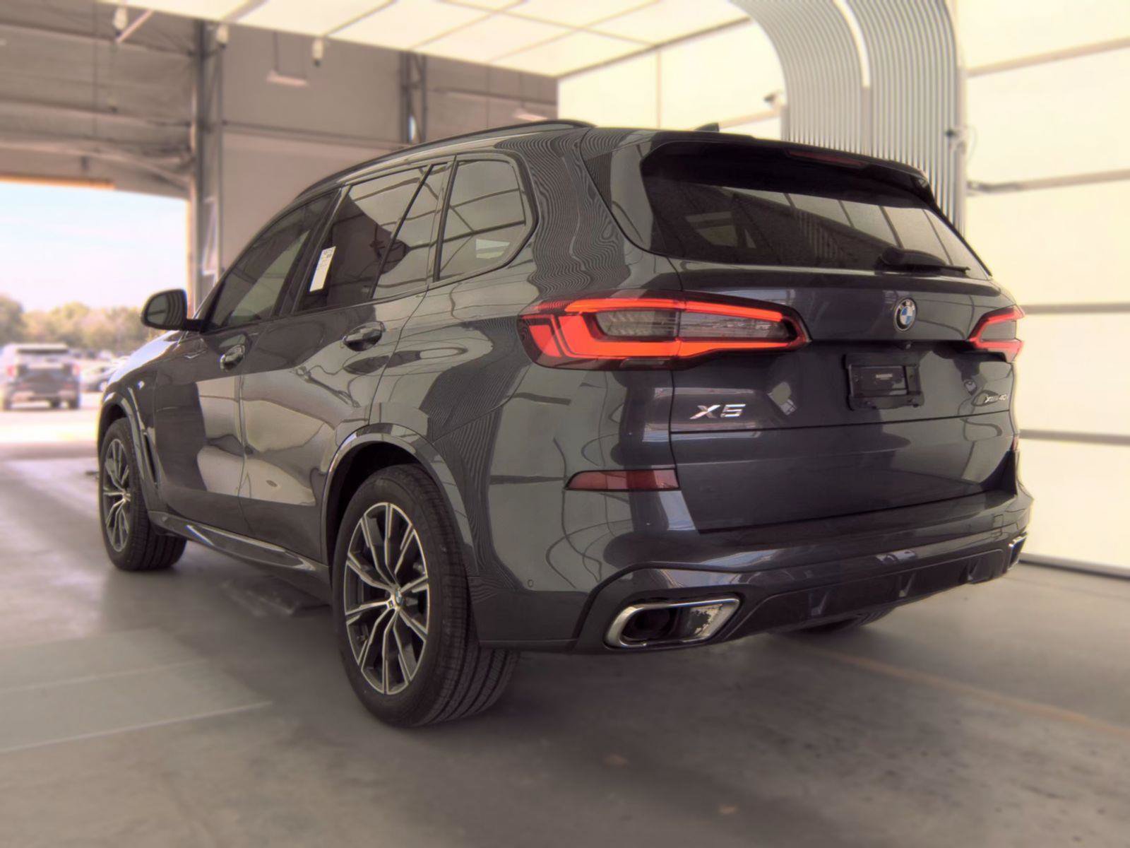 Used 2020 BMW X5 xDrive40i w/ M Sport Package AWD/4WD image 7